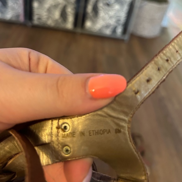 Guess Brown Cork Wedges - Picture 9 of 9